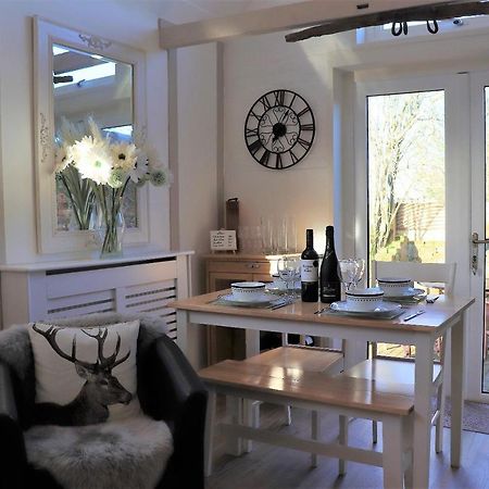 Beautiful Barn Conversion, 3 Bed, Hot Tub, Sauna, Gym, Enclosed Garden Ryde  Bagian luar foto