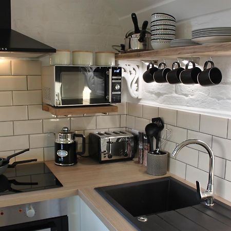 Beautiful Barn Conversion, 3 Bed, Hot Tub, Sauna, Gym, Enclosed Garden Ryde  Bagian luar foto