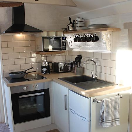 Beautiful Barn Conversion, 3 Bed, Hot Tub, Sauna, Gym, Enclosed Garden Ryde  Bagian luar foto