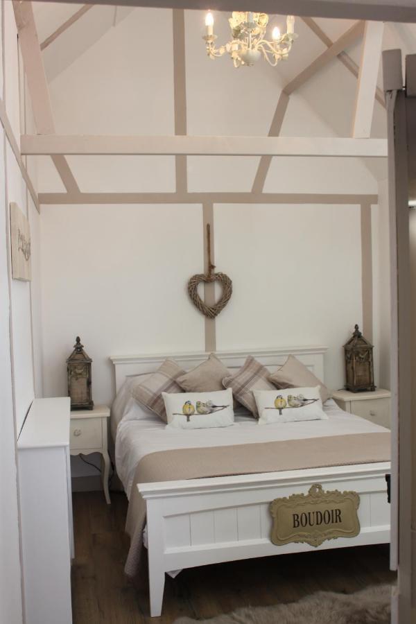 Beautiful Barn Conversion, 3 Bed, Hot Tub, Sauna, Gym, Enclosed Garden Ryde  Bagian luar foto