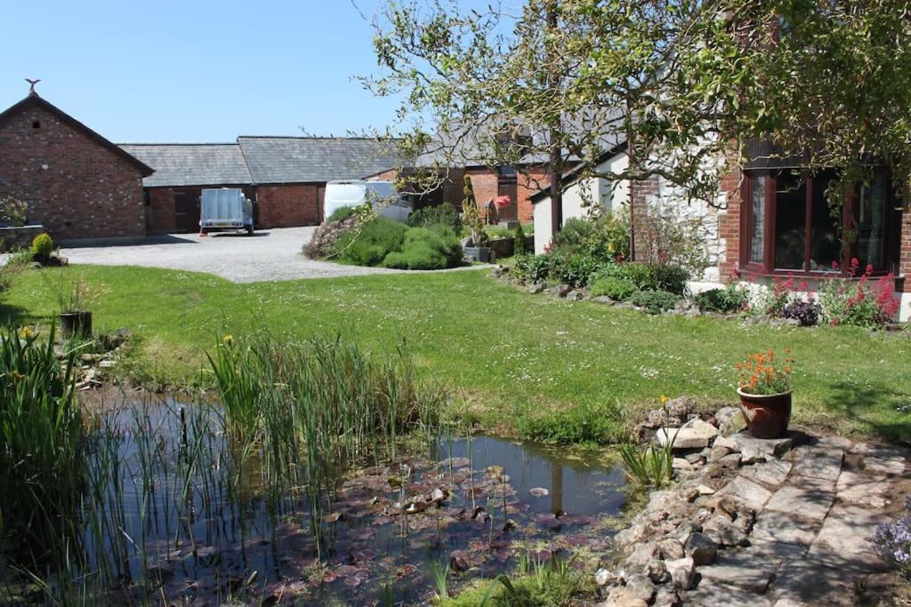 Beautiful Barn Conversion, 3 Bed, Hot Tub, Sauna, Gym, Enclosed Garden Ryde  Bagian luar foto