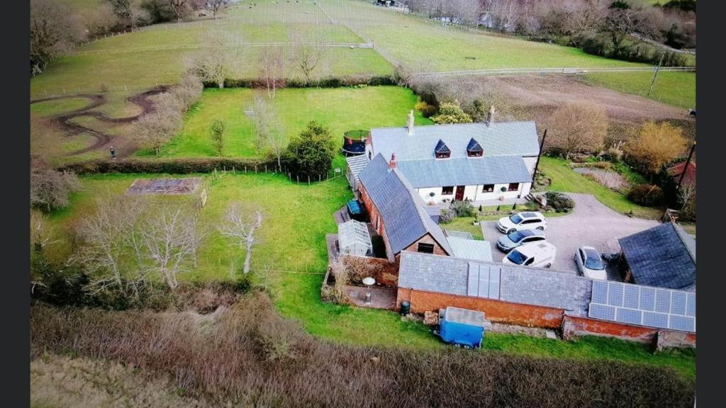 Beautiful Barn Conversion, 3 Bed, Hot Tub, Sauna, Gym, Enclosed Garden Ryde  Bagian luar foto